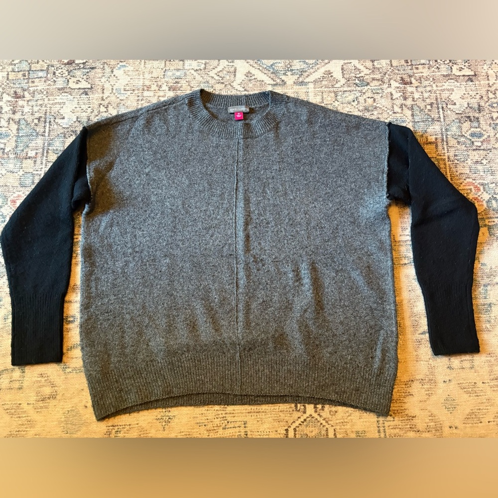 Vince Camuto two tone crew neck sweater, Women’s XS
